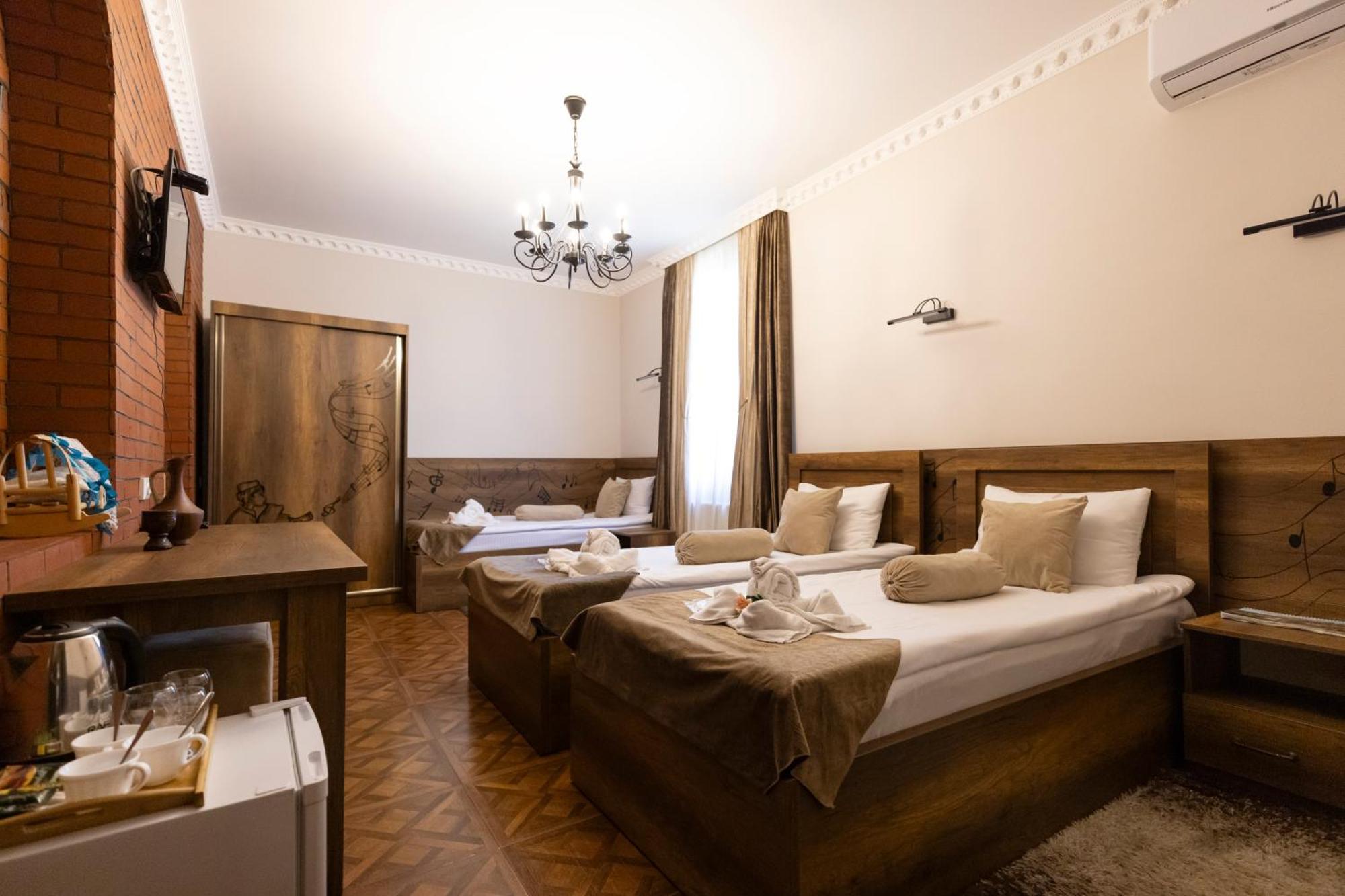 Hestia Boutique Hotel Гори Экстерьер фото