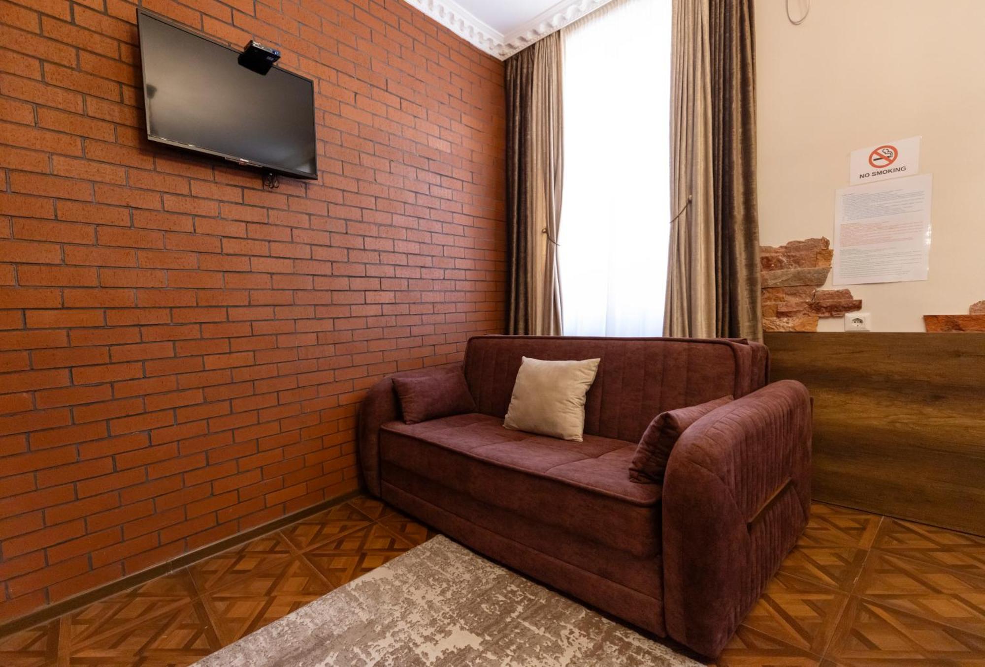 Hestia Boutique Hotel Гори Экстерьер фото
