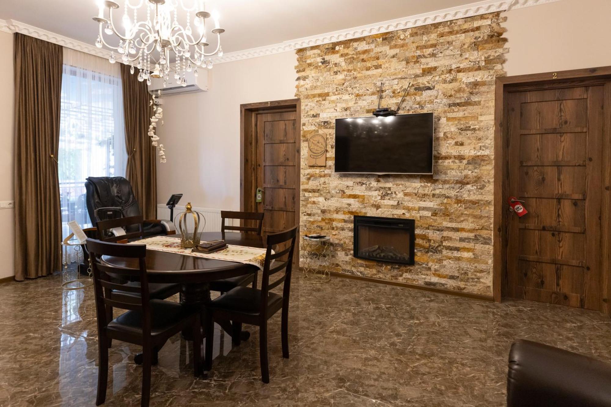 Hestia Boutique Hotel Гори Экстерьер фото