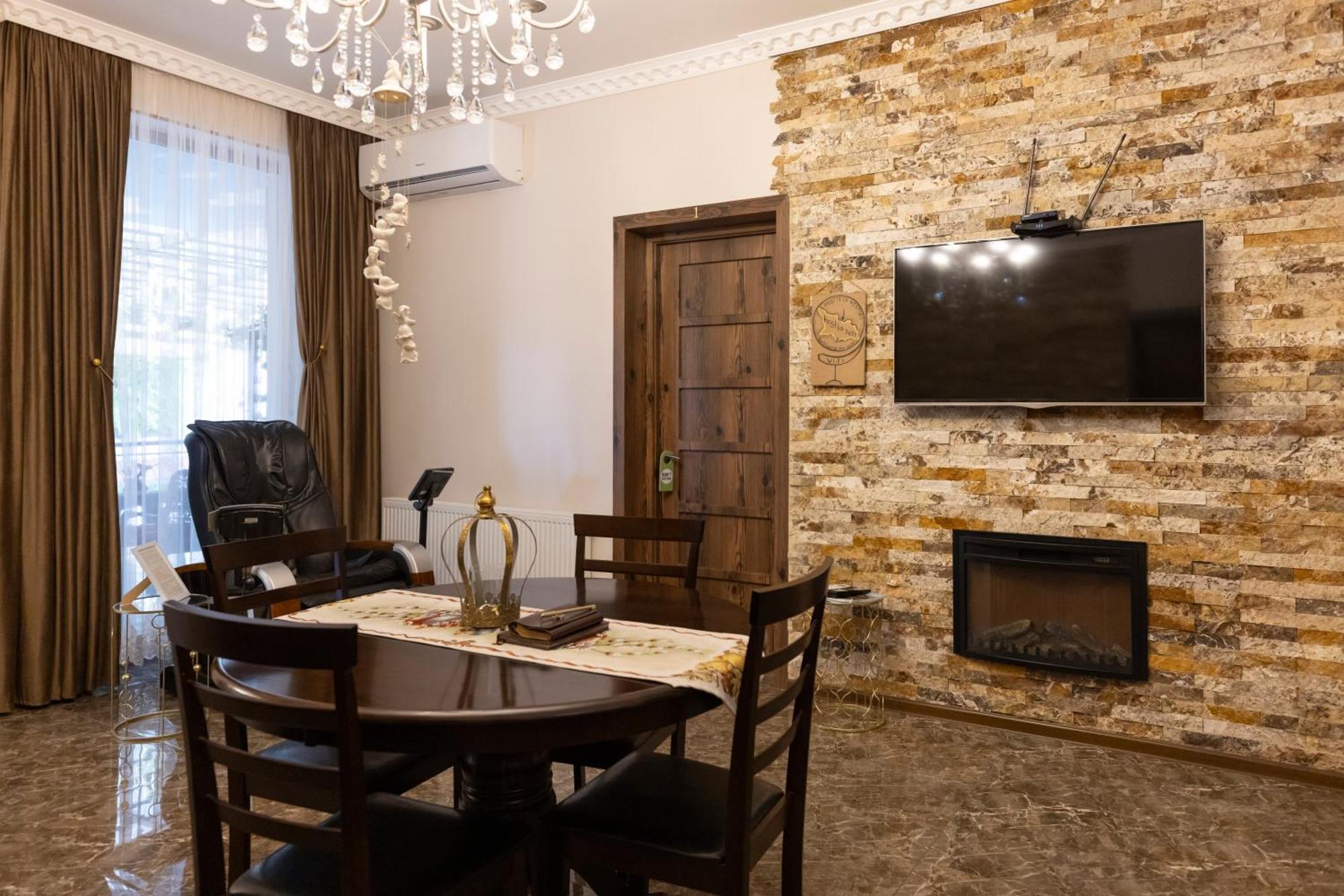 Hestia Boutique Hotel Гори Экстерьер фото